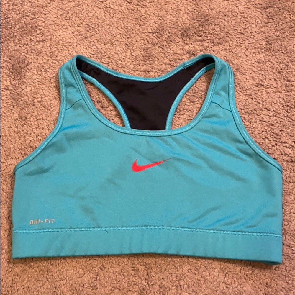 Nike pro sports bra
